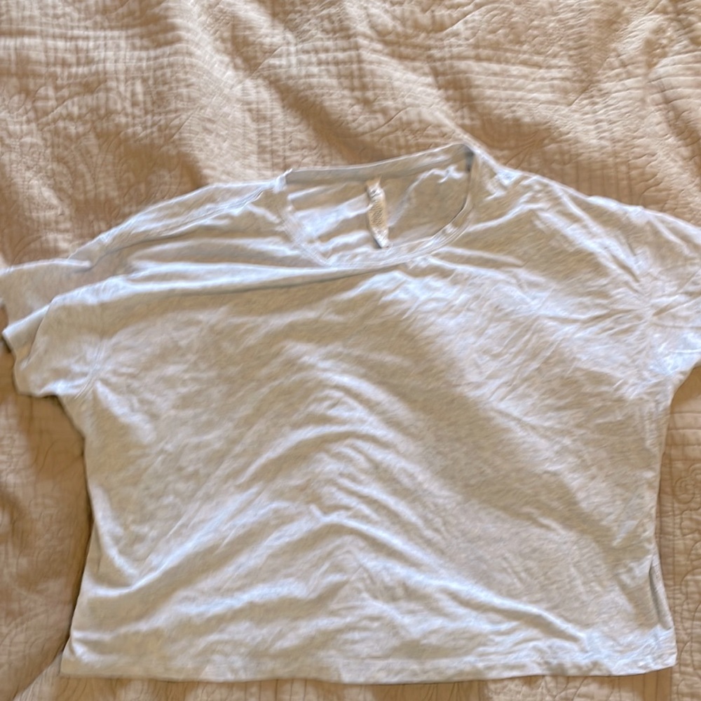 LULULEMON- Women’s -NEW- Size: 10 Swiftly Tech Cropped Short-Sleeve Shirt - GREY